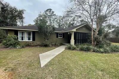 Image de Charming two bedroom cottage steps away from Magnolia River in Magnolia Springs