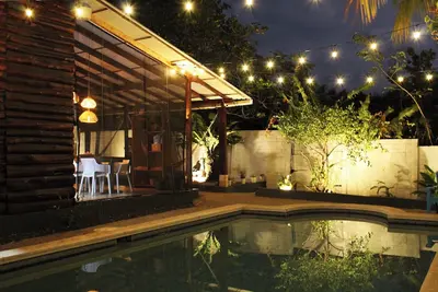 Charming 3-bedroom beach cabin with Starlink WiFi, Ac in enchanting Tamanique
