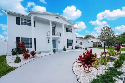 Image de Newly Renovated Coconut Creek Home with Pool & Billiards