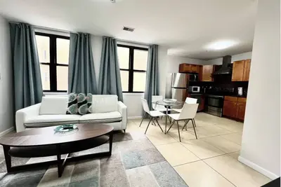 Image de Spacious 2Bd Apt Perfect for Downtown travel in style!