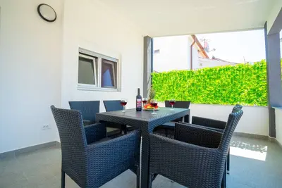 Image de Appartement de deux chambres prés de la plage Vir (A-23691-b)