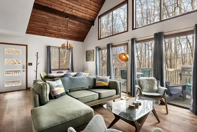 Image de Grill, Fire Pit, WiFi, Deck, Hammock, Games & Dogs