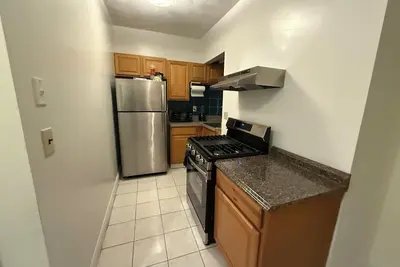 Image de Cozy 2-bedroom condo with Ac, WiFi in brilliant Boston/Allston & Private Parking