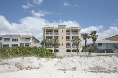 Image de Updated! Beachside Bi-level Unit, Sleeps 10! Free Activities! Pool, Free Parking ~ C400 Sun & Sea