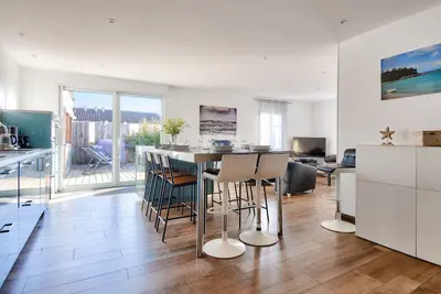 Image de 240m des plages - Maison avec jardin pour 12