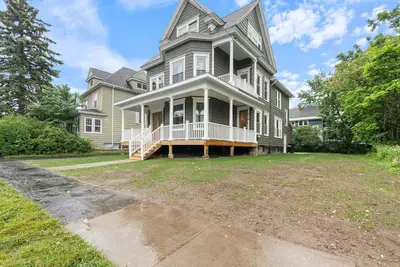 Image de Grp Hq: Sleeps 16, Dual Kitchen/Lr/Dr, Central Loc