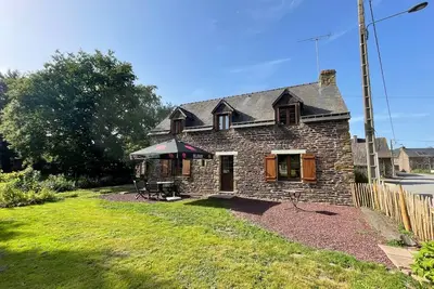Image de Maison de vacances 'La Table Carrée - Brocéliande' avec terrasse privée, jardin privé et Wi-Fi