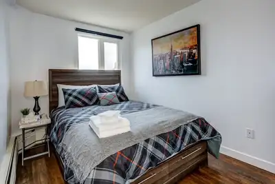 Image de Gina - City Condo | River Views | Parking Incld