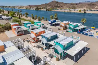 Image de Bubbles and Brews, Premium Views at Roadrunner Resort