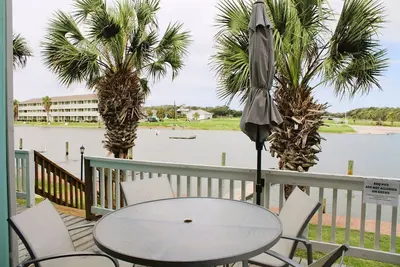 Image de Canal side condo at Kontiki Bayfront