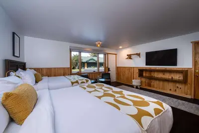 Image de Town House Lodge offers the best of the Adirondacks