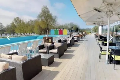 Image de Bumble Bee Lodge, Hoburne Cotswold Holiday Park