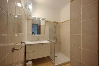 Image de Appartement, 2 chambres, avec jardin, Ă 5 min Ă pieds du lac de Ste Croix.