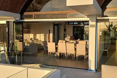 Image de Spacious 5-bedroom new villa in marvelous Cabo Bello with full staff included