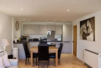 Image de Luxury Home in Cheltenham Town Centre With Parking