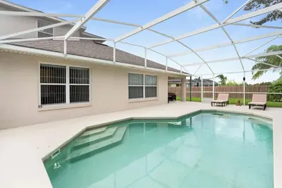 Image de Charming Pool 4-bedroom house with Wi-Fi And Ac
