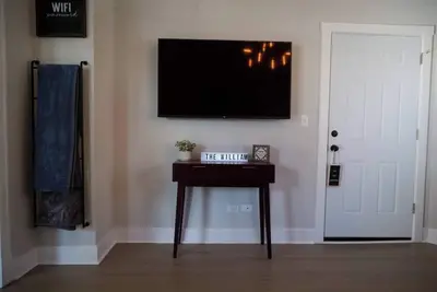 Image de Large Renovated 1st Fl Suite Forest Park/Oak Park