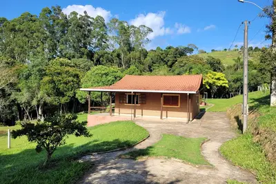 Image de Country house in Extrema with natural water pool, we accept pets
