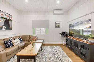 Image de Bondi Cottage on Queens Park!