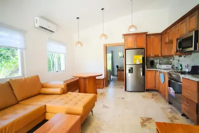 Cloud 9 - new house in beachfront community with WiFi, Ac in enchanting La Boca