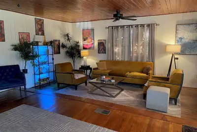 Image de The Eclectic Cottage! 3-bedroom house in charming Hattiesburg
