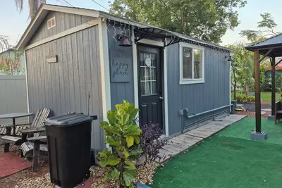 Image de Cozy new studio in fantastic St. Cloud with WiFi, Ac