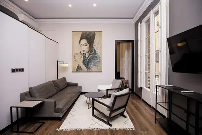 Image de Beautiful cosy apartment, 19th century building, safe and very central location