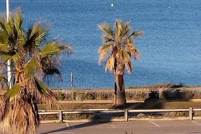 Image de Idéal vacances : très bel appartement standing, pleine vue mer, face à la plage.