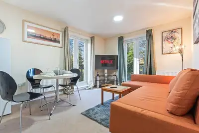 Image de Balmoral Court -Sleeps 6 -Free Parking with Workspace & High-Speed WiFi