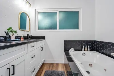 Image de Spacious 5-bedroom Pool House with WiFi and Ac in charming Chula Vista
