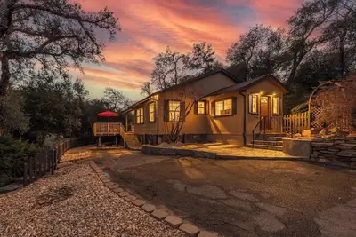 Image de Spring Is Here! Charming 2-bedroom cottage in Historic Julian with Free Wifi