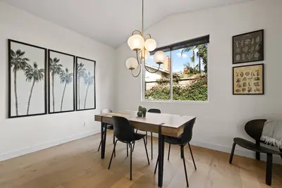 Image de Eastside Costa Mesa Home Walking Distance to Back Bay Newport Beach