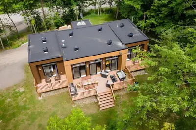 Image de Bel Air kozy Chalet Retreat with Spa & Fireplace in Nature