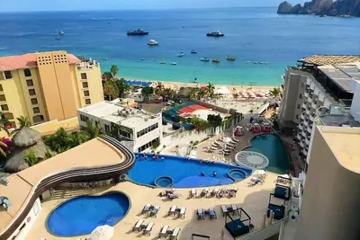 Image de Beautiful, 2 Bedroom suite with ocean view, located in the new Corazon tower.
