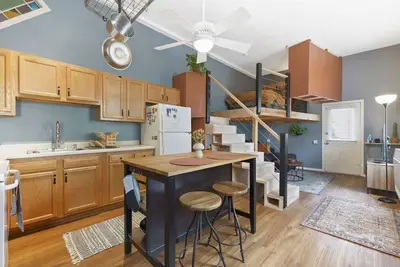 Image de Cozy Quiet Loft by Airport, Hospitals & Cities