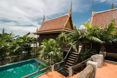 Image de Luxury Modern Thai Style 5 Bedroom Pool Villa with WiFi and Ac in Pattaya