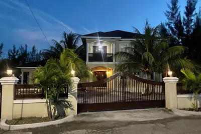 Image de Charming 2-bedroom apartment with WiFi, Ac in lovely Nassau