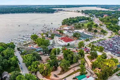 Image de Second Chances at the Lake in the hottest new development CentralPark Townhomes