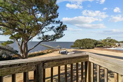 Image de Experience coastal living atBaywatch, a 3 bed condo in Nags Head's Soundfront area.