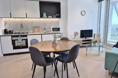 Image de Parkview Oriental by Lonsdale - Incredibly Accessible! WIth  WiFi, Gym & Pool