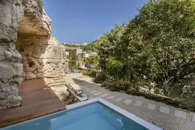 Villa with heated pool located in a unique position