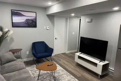 Image de 1-Bedroom | On site Parking | near Yqr Airport