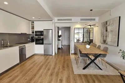 Image de 2 Bedrooms - Private Rooftop and Pool - Parking