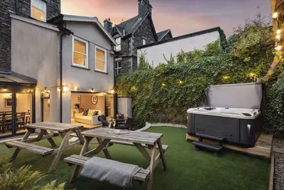 Image de Rosemount X3 Bed Townhouse with Hot Tub