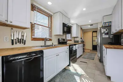 Image de Yarmouth Escape with Pond Views & Modern Comfort