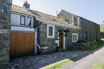 Tethera Cottage, family friendly, with open fire in Bampton, Cumbria