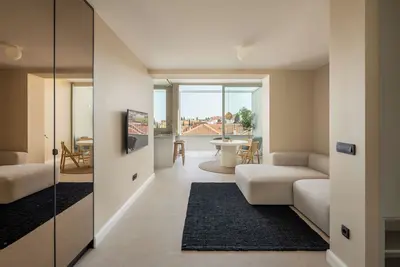 Image de Rooftop Jacuzzi & City View Split Apartment