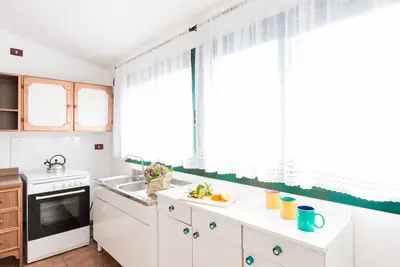 Image de Confortable appartement pour 4 personnes avec Wifi, climatisation, Tv et patio, près de Ostuni