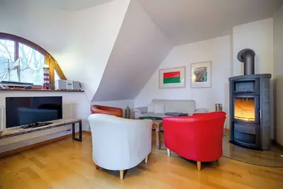 Apartment for 4 p. + toddler centrally located and close to the beach, wood-burning stove, sauna, balcony, Wlan