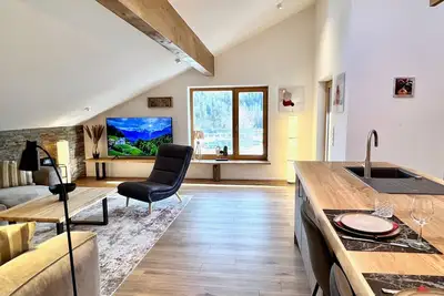 Image de Relaxing vacation in alpine living: Stylish vacation apartment with sauna and mountain